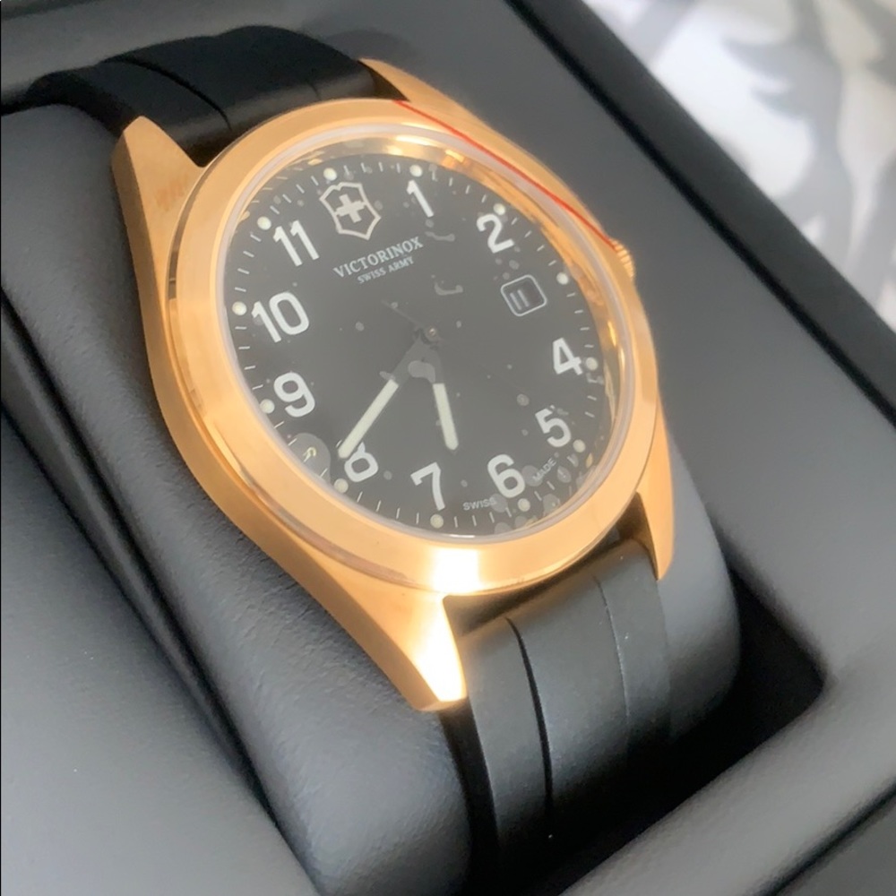 BNIB Victorinox Swiss Army Garrison Watch UNISEX